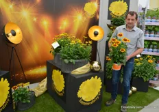 Michael Weber at Volmary, presenting one of the new colours in Rudbeckia.